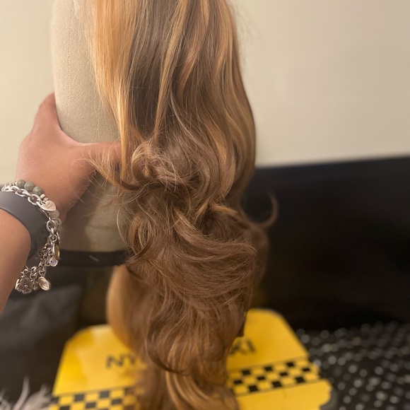 Highlighted Body Wave Wig - Picture 6 of 11